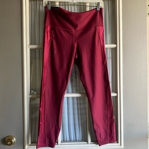 Under Armour Compression High Rise Ankle Leggings in Burgundy Shine